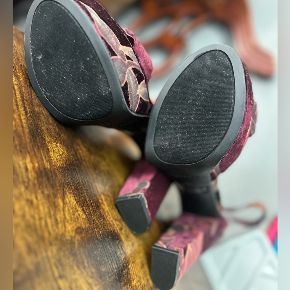 Floral Velvet Platform Heels - Picture 4 of 6
